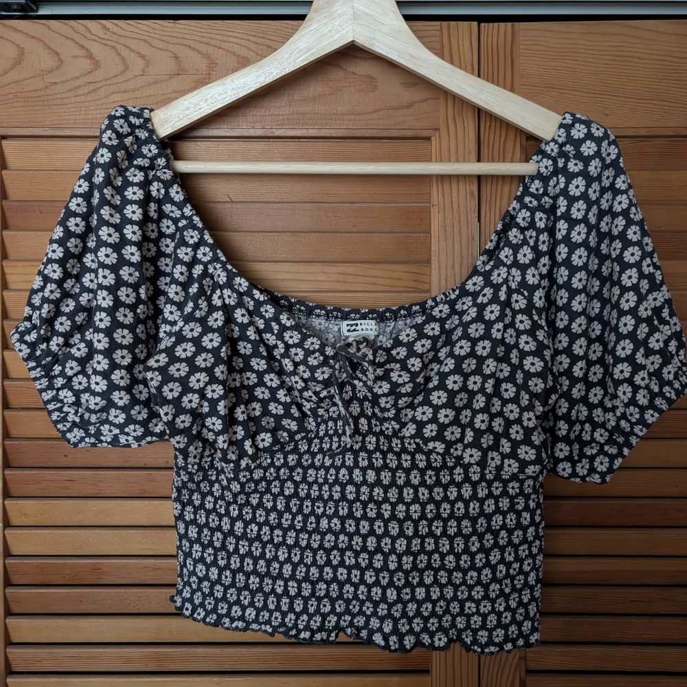 Billabong Black and White Puff Sleeve Crop Blouse